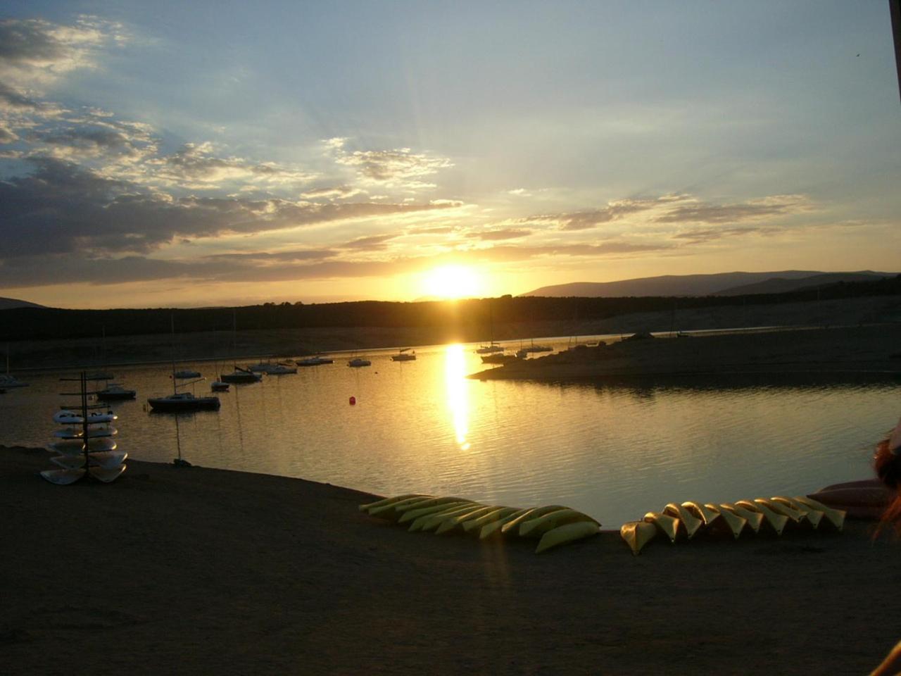 Camping De Cervera De Buitrago Εξωτερικό φωτογραφία