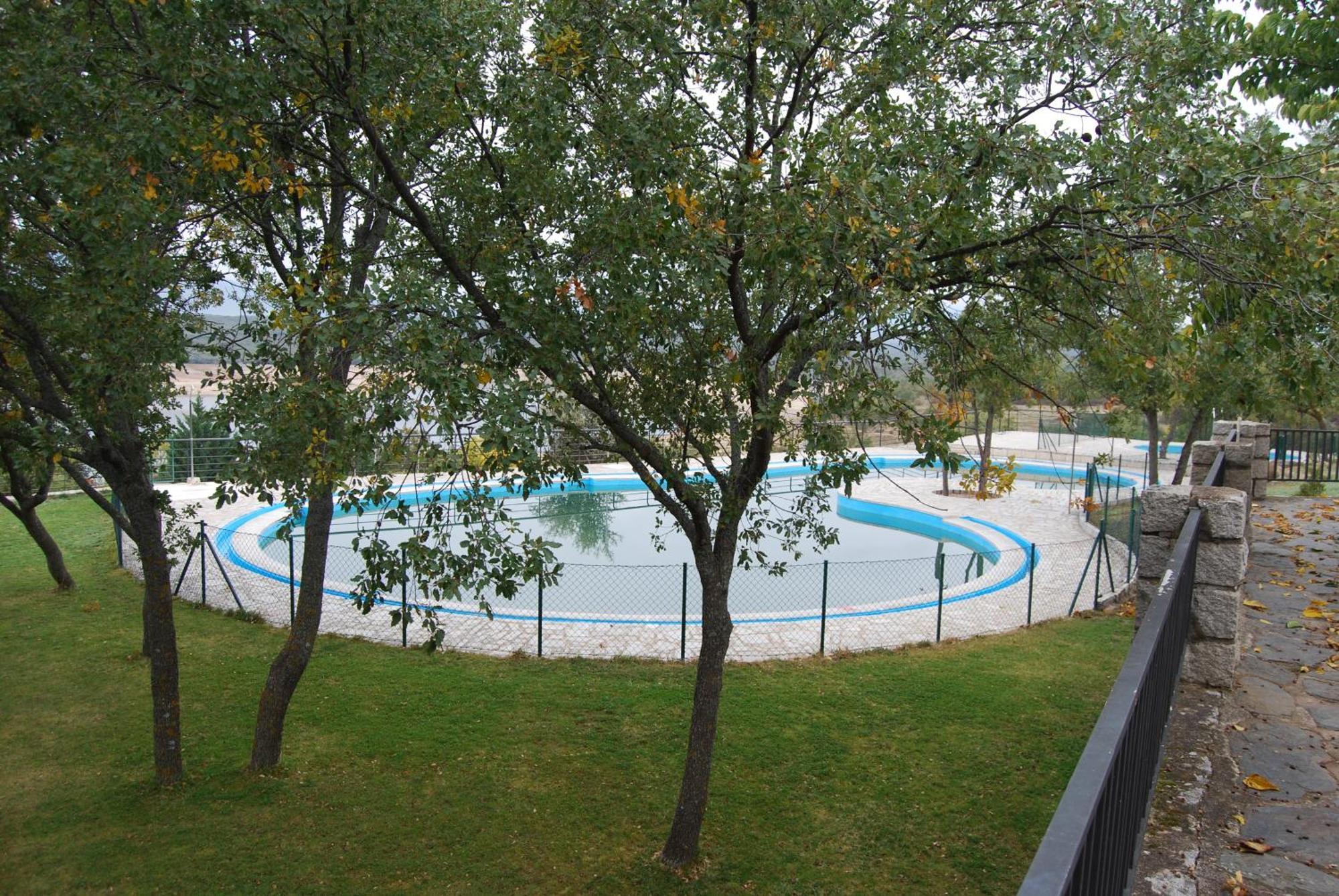 Camping De Cervera De Buitrago Ξενοδοχείο Εξωτερικό φωτογραφία